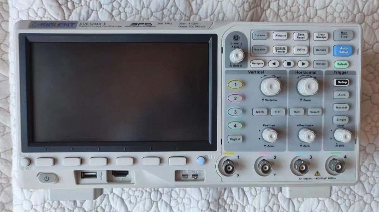 Digital Storage Oscilloscope 4 Channel 100Mhz - SIGLENT SDS1204X-E 200MHz 4チャンネルデジタルストレージオシロスコープ、1GS/sサンプリングレート、USB、7インチTFT LCD搭載、SDS1104X-E 100MHz
